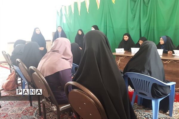 نشست اعضای مجلس دانش‌آموزی ابرکوه
