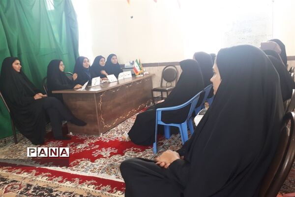 نشست اعضای مجلس دانش‌آموزی ابرکوه