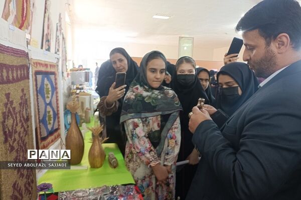 برگزاری نمایشگاه و بازارچه جشنواره نوجوان خوارزمی در فشافویه
