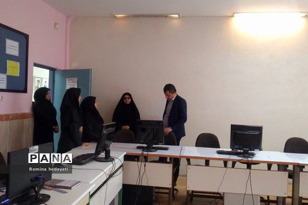 بازدید و ارزیابی مسئول فنی حرفه‌ای اداره کل آموزش و پرورش شهرستان‌های استان تهران  از هنرستان مبتکران رودهن