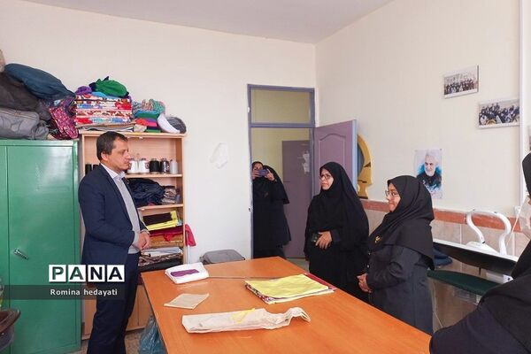 بازدید و ارزیابی مسئول فنی حرفه‌ای اداره کل آموزش و پرورش شهرستان‌های استان تهران  از هنرستان مبتکران رودهن