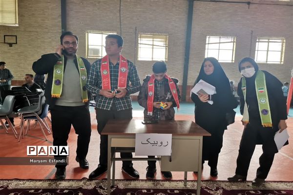 رقابت 300 دانش‌آموز پسر اقلیدی در مسابقات المپیاد رویش