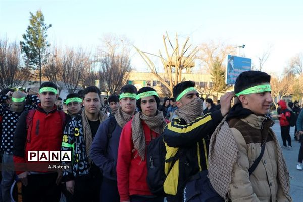 کاروان راهیان نور دانش‌آموزان منطقه ۱۵ تهران