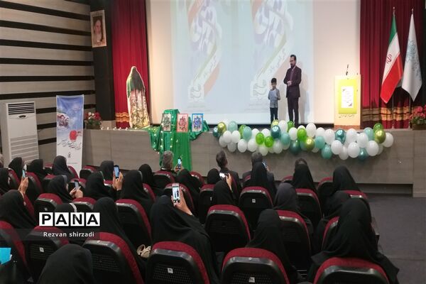 نشست معاونان و مربیان پرورشی و مشاوران مدارس همزمان با سالروز امور تربیتی
