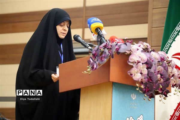 نخستین همایش ملی تجلیل از دبیران منتخب درس آمادگی دفاعی کشور