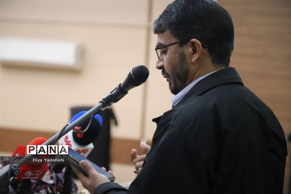 نخستین همایش ملی تجلیل از دبیران منتخب درس آمادگی دفاعی کشور