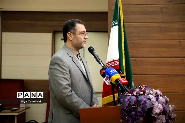 نخستین همایش ملی تجلیل از دبیران منتخب درس آمادگی دفاعی کشور