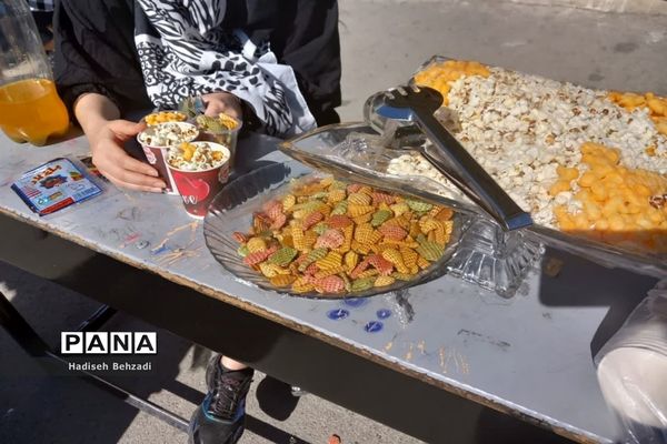 بازارچه آموزش کسب و کاردانش‌آموزان آموزشگاه آیت‌الله گلپایگانی اسلامشهر