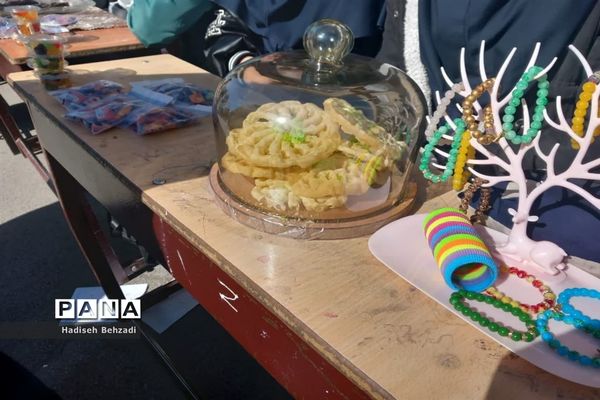 بازارچه آموزش کسب و کاردانش‌آموزان آموزشگاه آیت‌الله گلپایگانی اسلامشهر