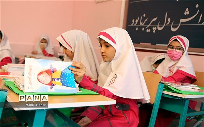 مسیر تربیت باید به‌گونه‌ای پیش برود که «مدرسه» کانون تحول شود