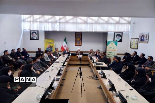 دیدار جمعی از فعالین حوزه تربیتی با نماینده ولی فقیه در استان