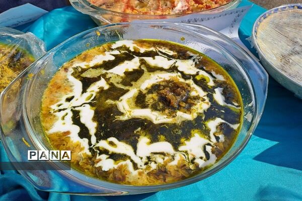 برگزاری جشنواره غذا در دبیرستان سیزده آبان ناحیه یک کرج