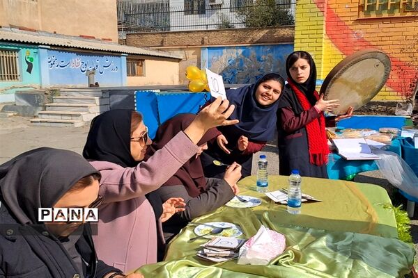 برگزاری جشنواره غذا در دبیرستان سیزده آبان ناحیه یک کرج