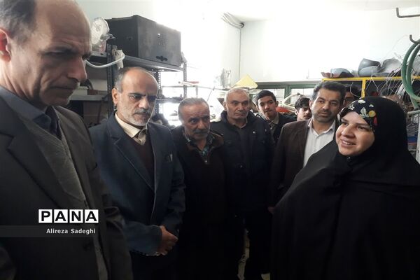 بازدید مدیرکل آموزش و پرورش اصفهان از هنرستان شهید قدوسی نایین