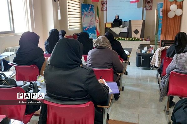 کارگاه پیشگیری از خودکشی و راهکارهای مداخله‌ای در آموزش و پرورش رودهن