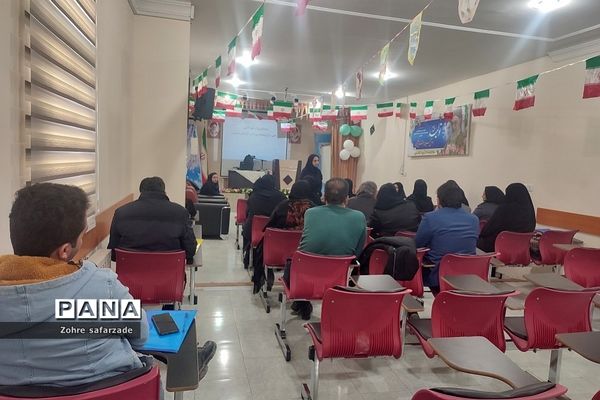 کارگاه پیشگیری از خودکشی و راهکارهای مداخله‌ای در آموزش و پرورش رودهن