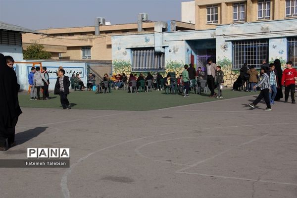 رقابت 900 دانش‌آموز ناحیه چهار شیراز در المپیاد بازی‌های فکری رویش