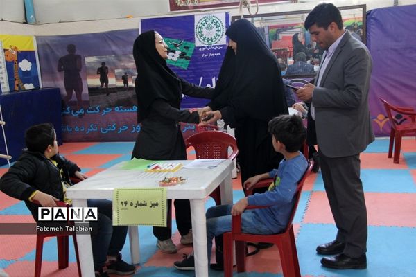 رقابت 900 دانش‌آموز ناحیه چهار شیراز در المپیاد بازی‌های فکری رویش