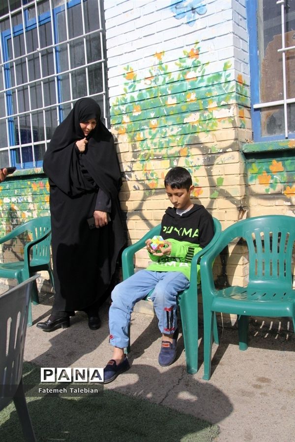 رقابت 900 دانش‌آموز ناحیه چهار شیراز در المپیاد بازی‌های فکری رویش