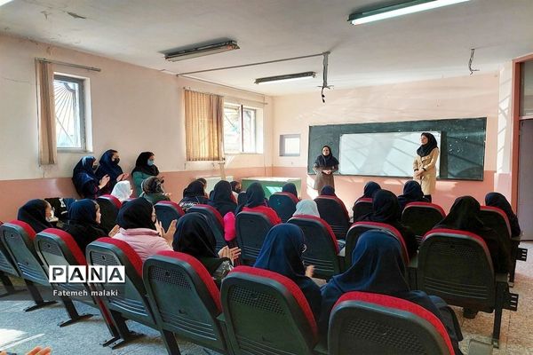 مسابقات علمی و تقدیر از رتبه‌های برتر در پژوهش سرای بوعلی سینا ملارد