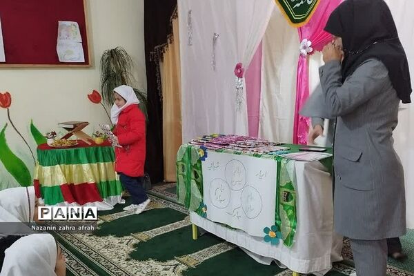 تقدیر از دانش‌آموزان فعال تربیتی و آموزشی در دبستان شهدای کریتون یک  رودهن