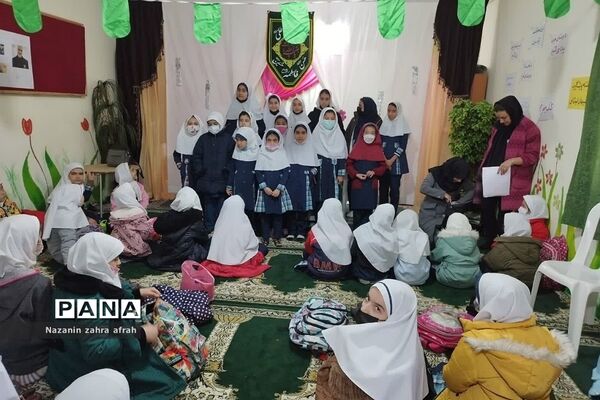 تقدیر از دانش‌آموزان فعال تربیتی و آموزشی در دبستان شهدای کریتون یک  رودهن