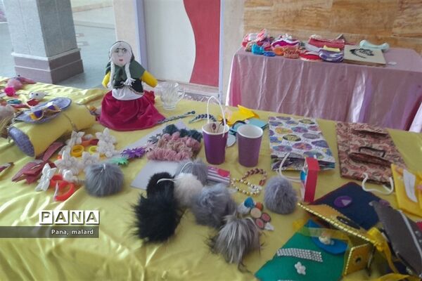 برپایی بازارچه دانش‌‌‌آموزی‌ در دبیرستان فاطمیه ملارد