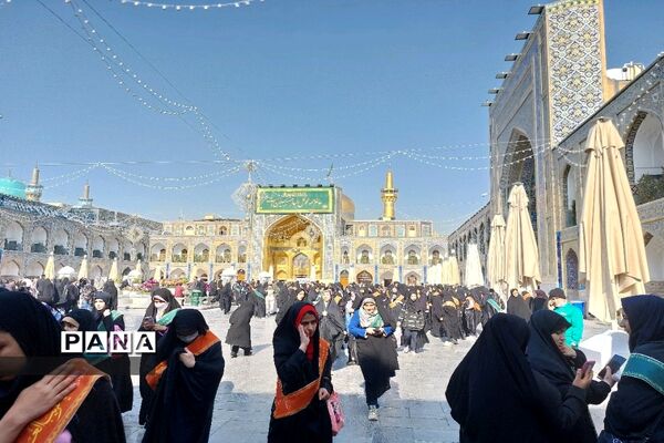 دومین روز دیدار دانش‌آموزان زیارت اولی شهر تهران با امام رضا( ع)