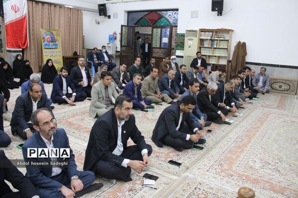 قرائت زیارت عاشورا به‌مناسبت هفته تربیت اسلامی