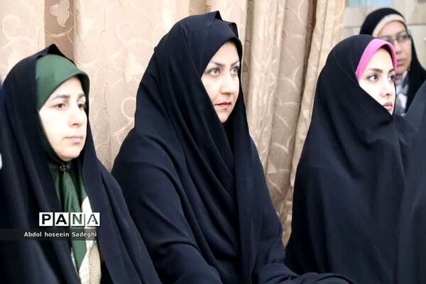 قرائت زیارت عاشورا به‌مناسبت هفته تربیت اسلامی