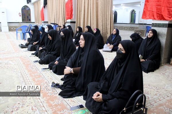 قرائت زیارت عاشورا به‌مناسبت هفته تربیت اسلامی