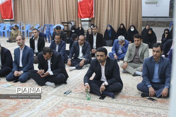 قرائت زیارت عاشورا به‌مناسبت هفته تربیت اسلامی