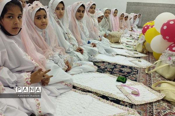 جشن تکلیف دانش‌آموزان دبستان مهرآیین بهارستان 2 در حرم شاه عبدالعظیم حسنی