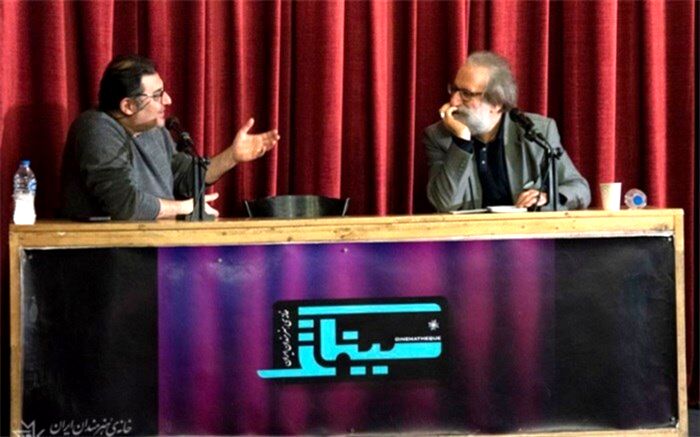 تعجب می‌کنم برخی در جامعه‌ ما توصیه به لیبرالیسم می‌کنند!