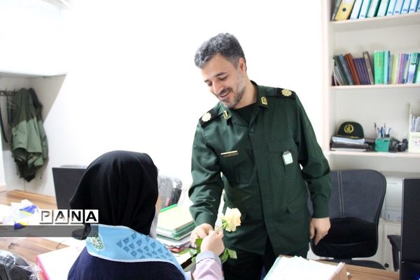 دیدار مدیرکل آموزش و پرورش خراسان رضوی با فرمانده سپاه امام رضا (ع) به مناسبت روز پاسدار