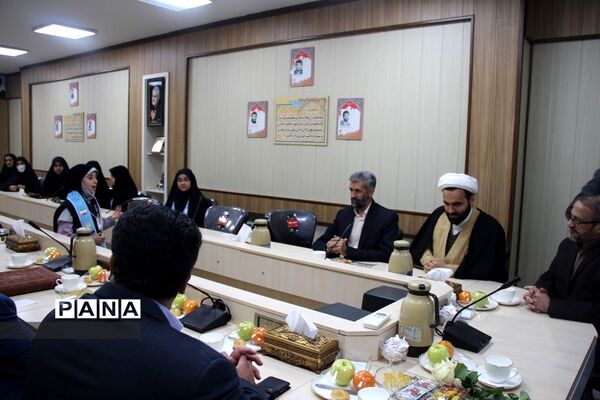 دیدار مدیرکل آموزش و پرورش خراسان رضوی با فرمانده سپاه امام رضا (ع) به مناسبت روز پاسدار
