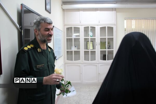 دیدار مدیرکل آموزش و پرورش خراسان رضوی با فرمانده سپاه امام رضا (ع) به مناسبت روز پاسدار