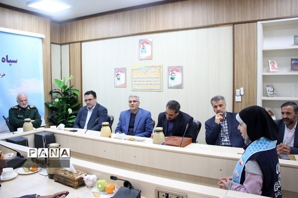 دیدار مدیرکل آموزش و پرورش خراسان رضوی با فرمانده سپاه امام رضا (ع) به مناسبت روز پاسدار