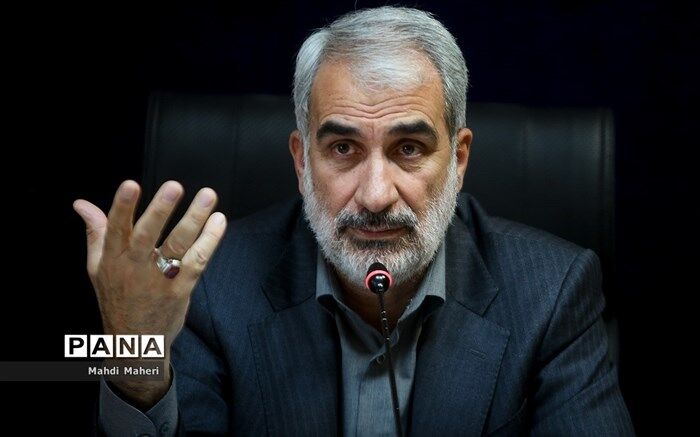 اولیا و مدارس در تحقق تربیت دانش‌آموزان همگرایی عمل داشته باشند