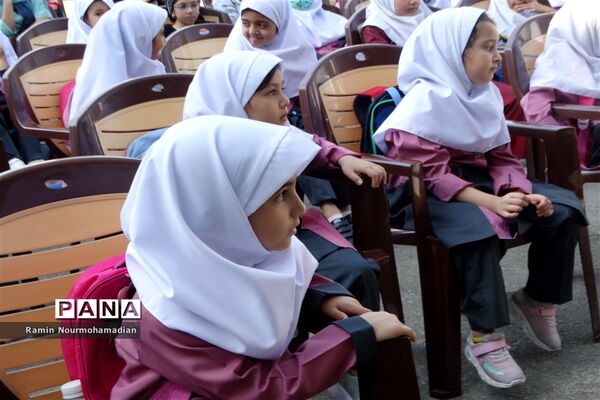 آغاز سال تحصیلی با شور و نشاط دانش‌آموزان در منطقه 9