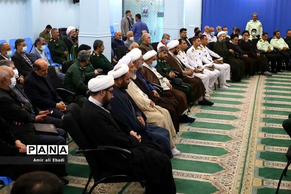 دیدار نیروهای مسلح و اعضای ستاد هفته دفاع مقدس با نماینده ولی فقیه
