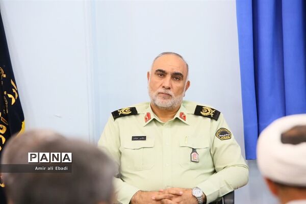 دیدار نیروهای مسلح و اعضای ستاد هفته دفاع مقدس با نماینده ولی فقیه