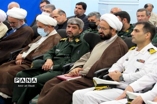 دیدار نیروهای مسلح و اعضای ستاد هفته دفاع مقدس با نماینده ولی فقیه
