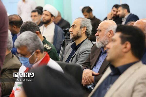 دیدار نیروهای مسلح و اعضای ستاد هفته دفاع مقدس با نماینده ولی فقیه