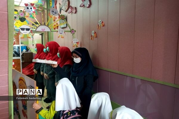 برگزاری مراسم جشن شکوفه‌ها در ناحیه دو بهارستان