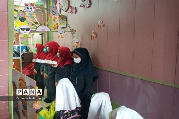 برگزاری مراسم جشن شکوفه‌ها در ناحیه دو بهارستان
