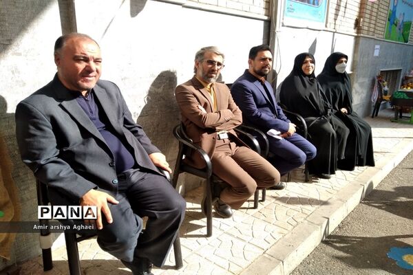 جشن شکوفه‌ها در دبستان فیروزه منطقه ۱۳
