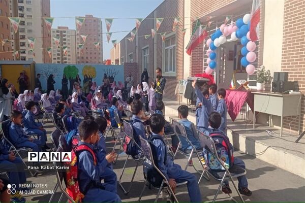 جشن شکوفه‌ها در آموزشگاه افق پرند
