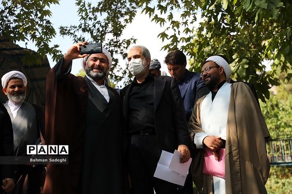 آیین افتتاحیه اولین همایش روحانیون و طلاب شاغل در آموزش و پرورش