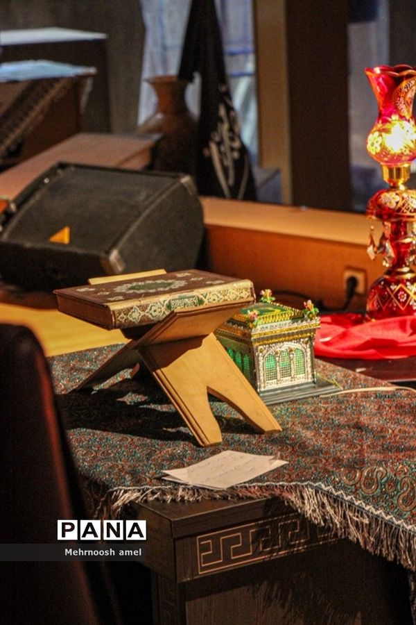 برگزاری ششمین شب شعر استانی خورشید بر نیزه